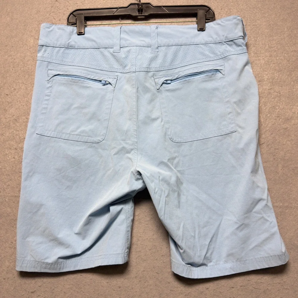 Huk Performance Fishing Shorts Men XXL Light Blue Zippered Cargo Pockets 38